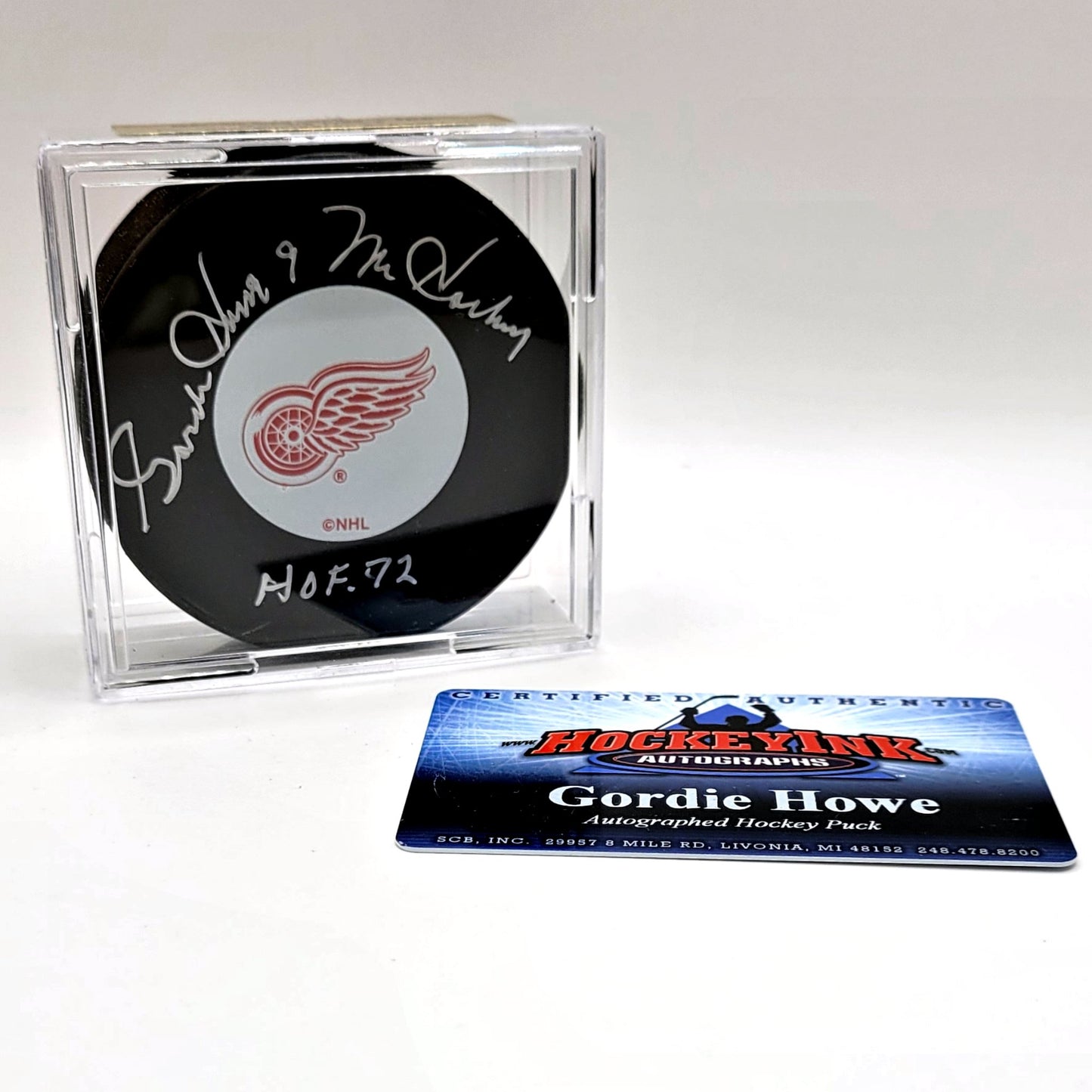 Detroit Red Wings Gordie Howe Autographed Hockey Puck With COA